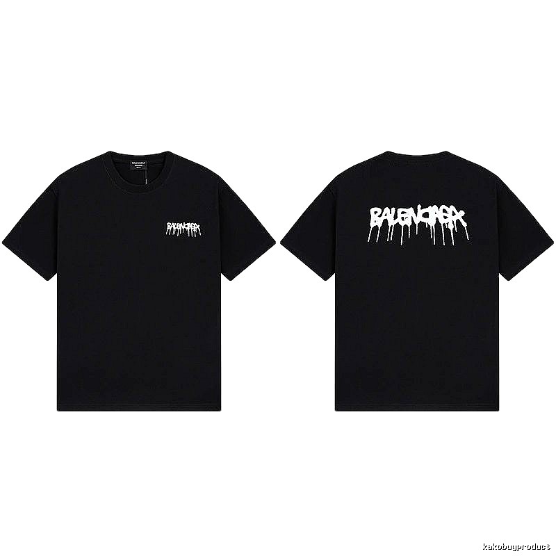 Balenciaga street-style black T-shirt