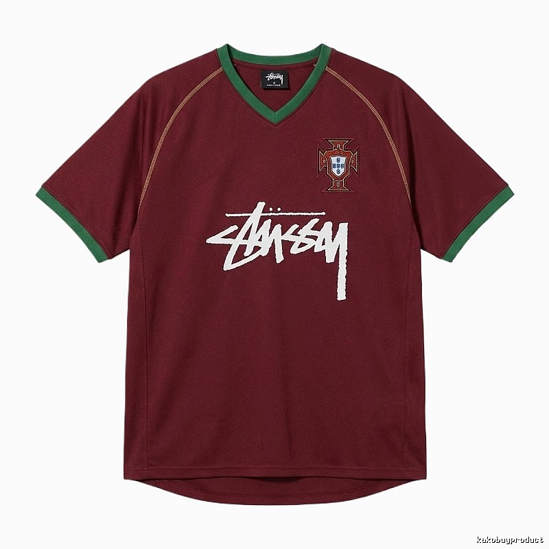 Stussy retro-style burgundy T-shirt