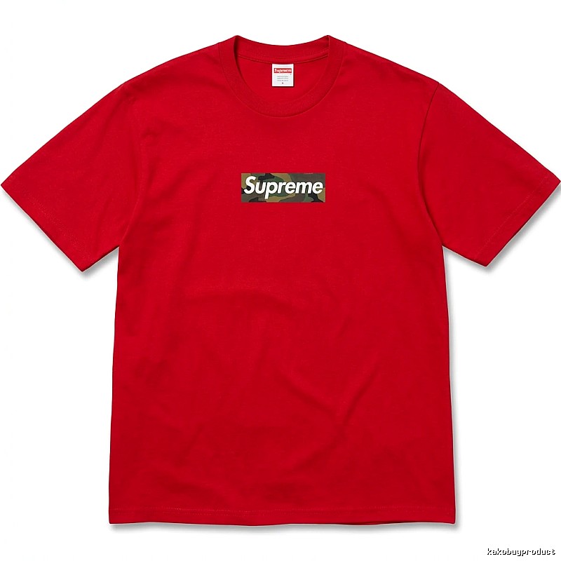 Supreme camouflage-style red T-shirt