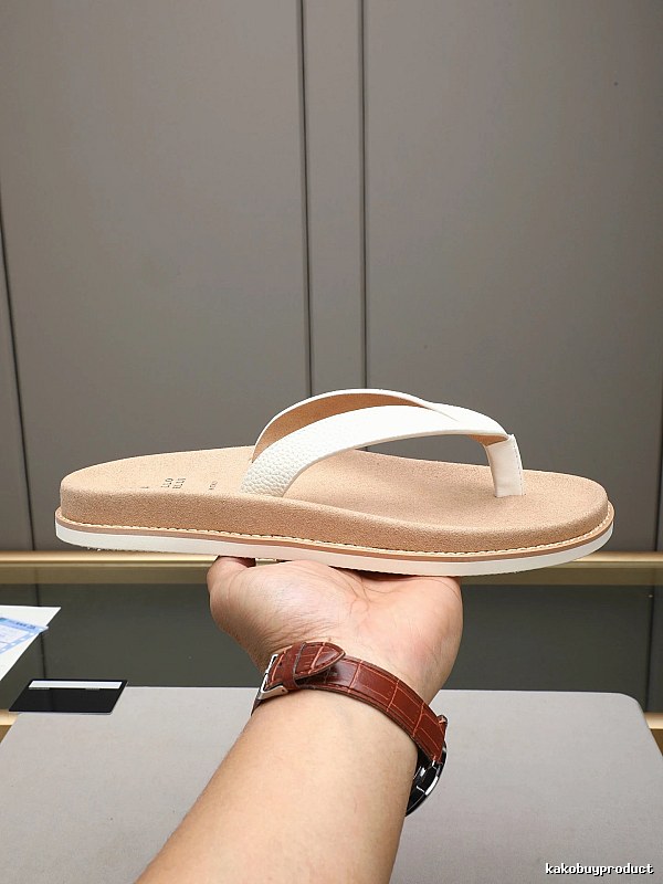 Brunello Cucinelli Casual Style Off-white Flip-flops