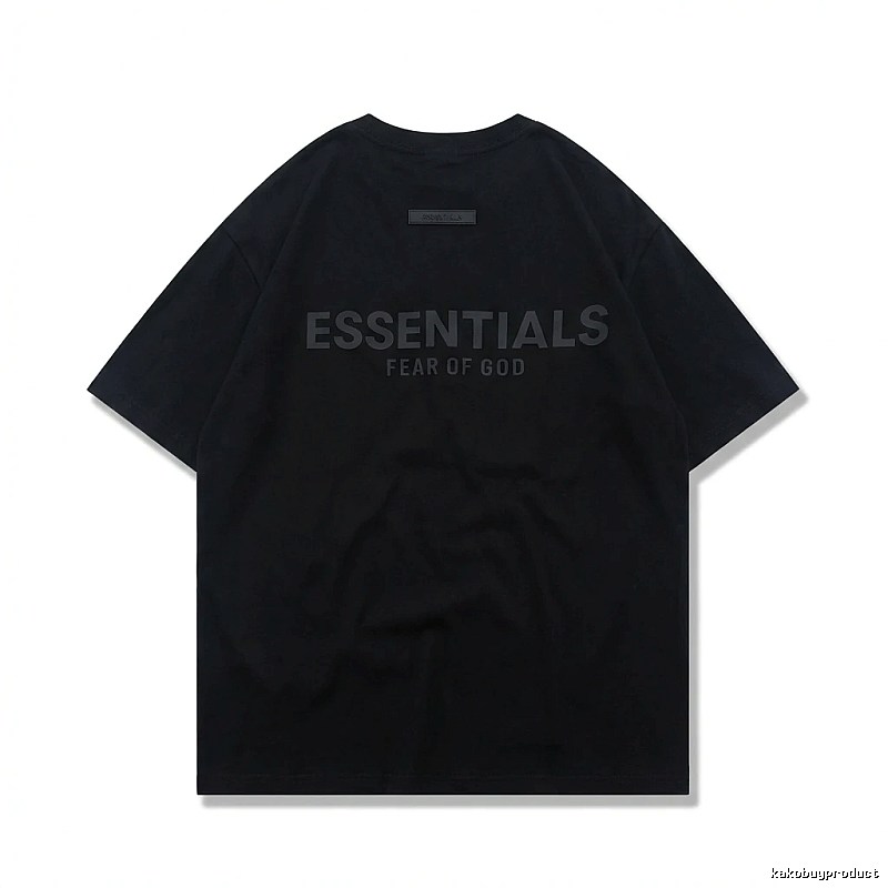 ESSENTIALS minimalist style black T-shirt