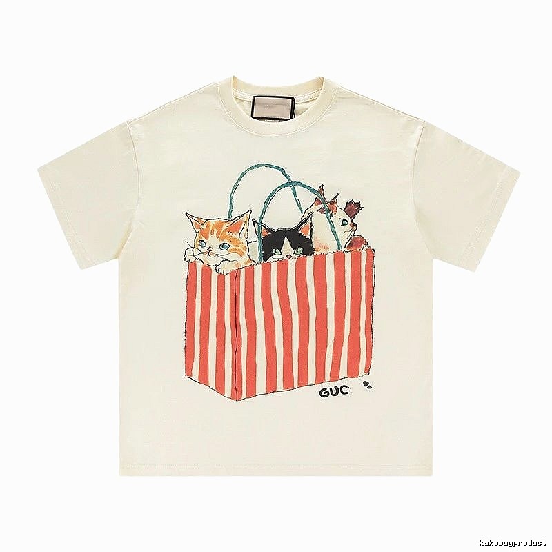Gucci Cat Print Vintage Style Off-White T-Shirt