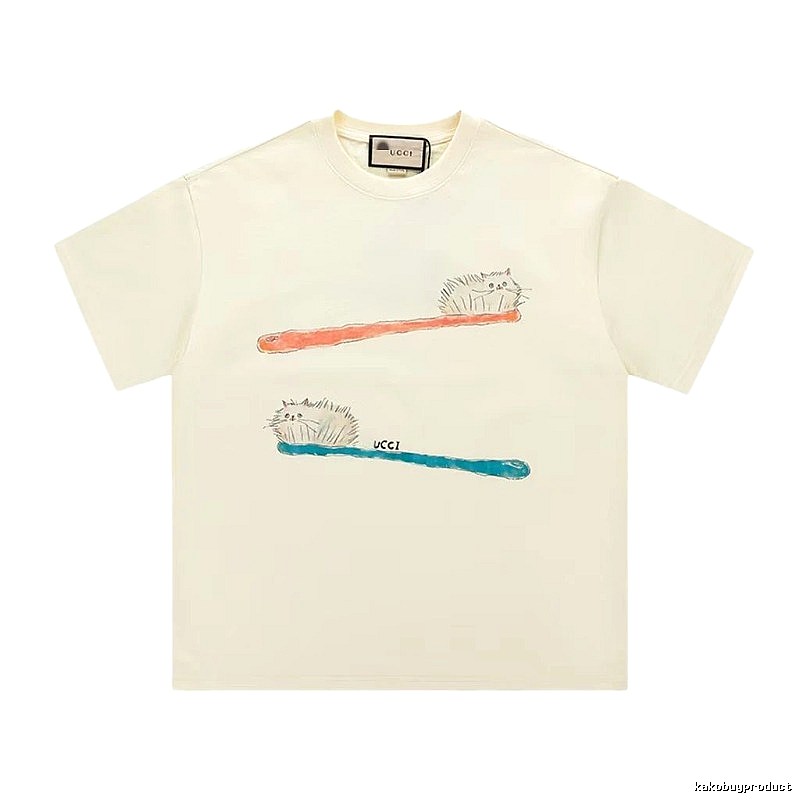 Gucci Hand-painted Cat Vintage Style Off-white T-shirt