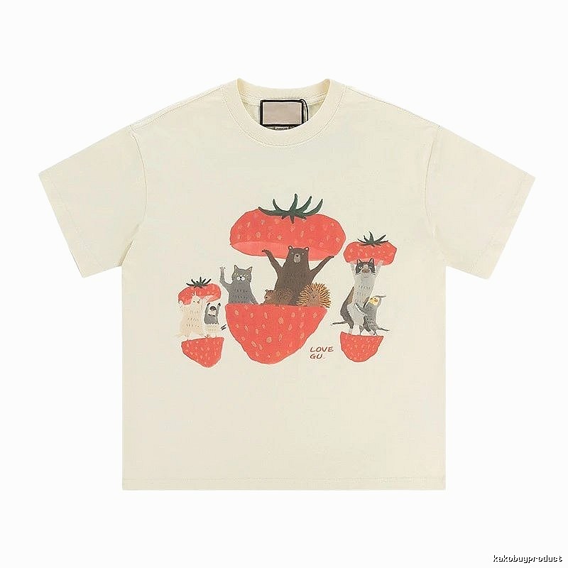 Gucci Strawberry & Animal Playful Style Off-white T-shirt