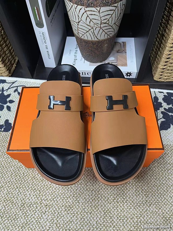 Hermès Classic H-Buckle Light Luxury Style Caramel Slides