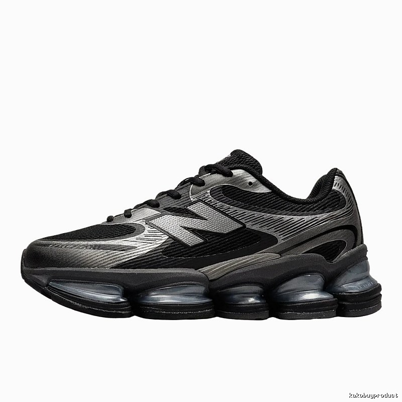 New Balance retro black and silver sports shoes