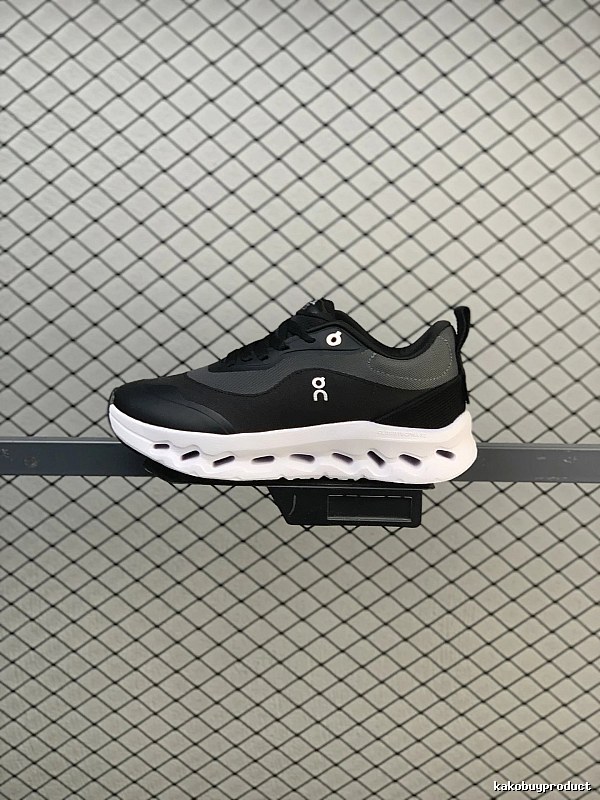 On Black Cloud Runners Defined by Streamlined Toe