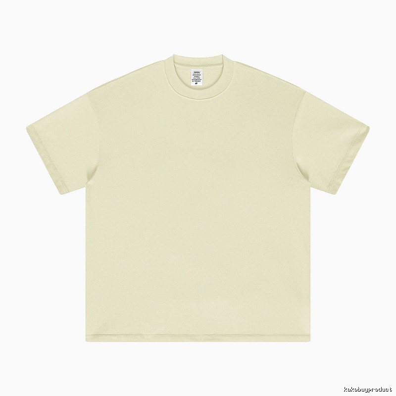 Patterned Plain white T-shirt Minimal White Short with Polished Detail