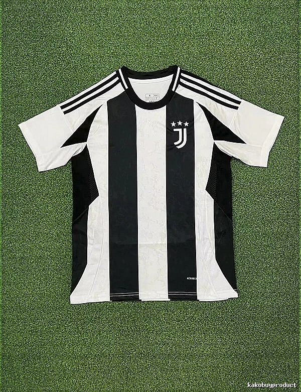 Real Madrid Daily Home soccer jersey White Real Madrid with Visual Detail