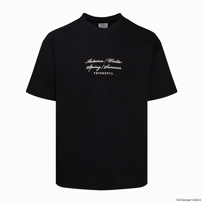Summer Statement graphic T-shirt Black Colorful Lucky with Bold Graphic