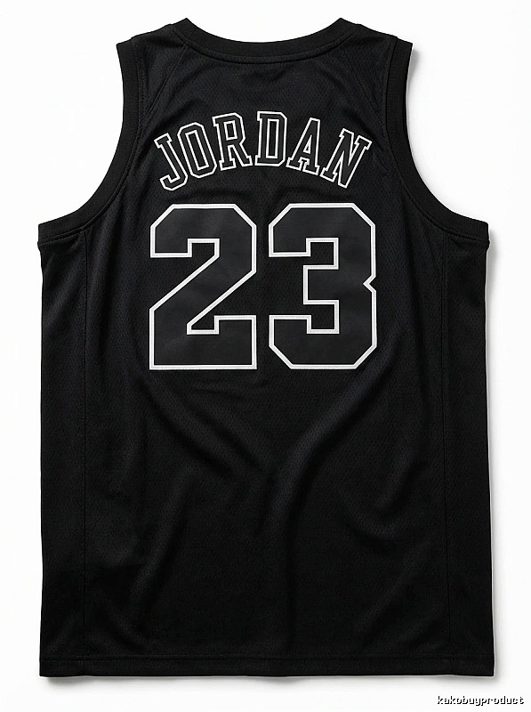The No. 23 black vest of the Michael Jordan.