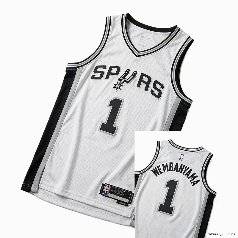 The white and black basketball uniform of Spurs' Wembanyama