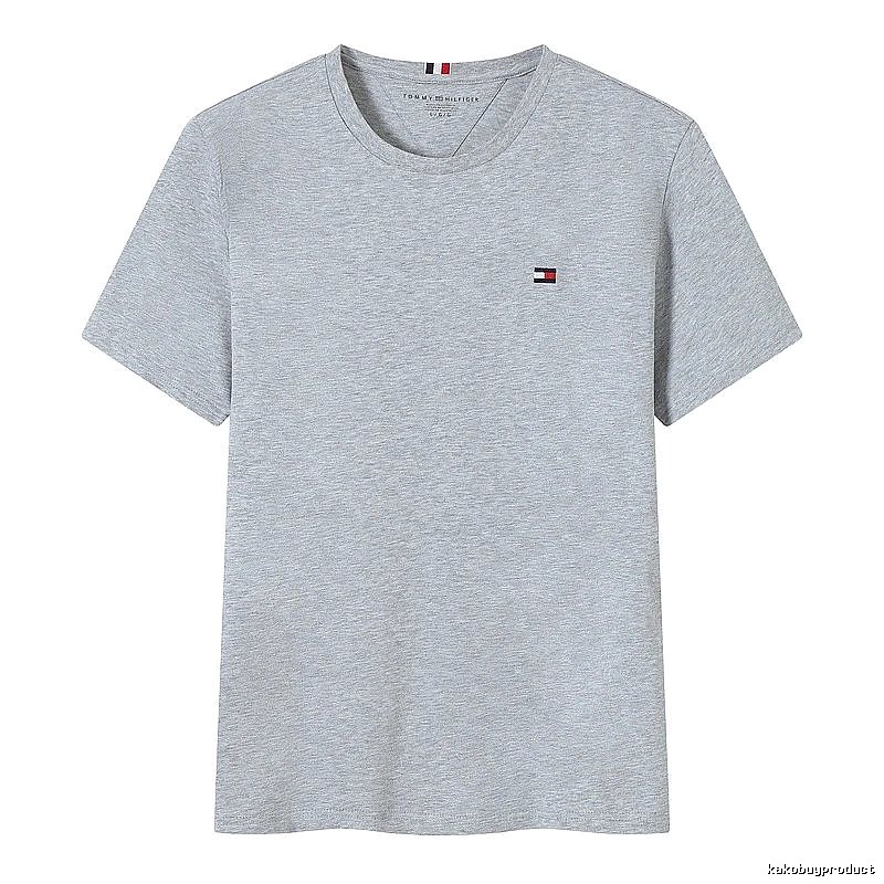 Tommy Hilfiger Gray Logo T-Shirt Streetwear Look