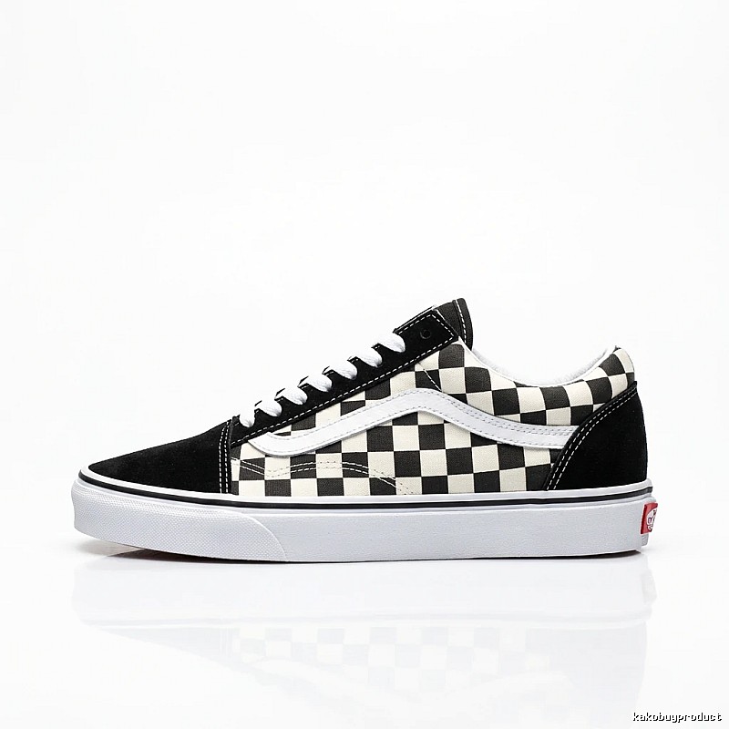 Vans checkered retro style skate shoes