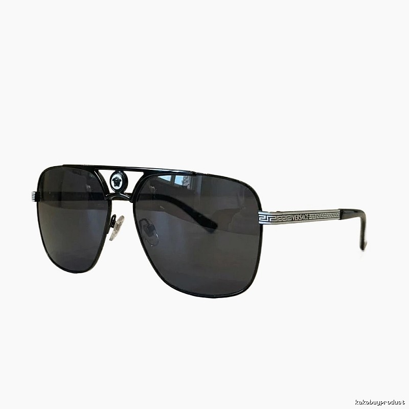 Versace's classic and fashionable black sunglasses