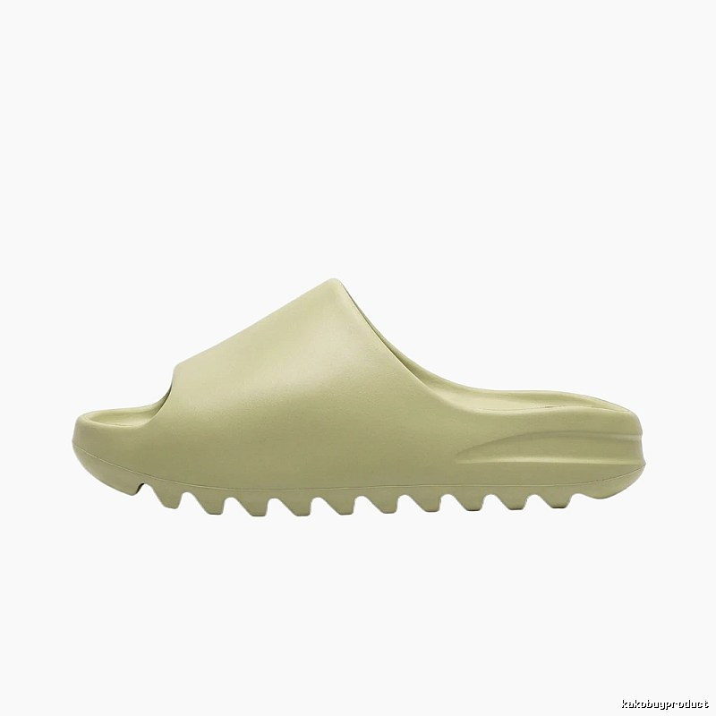 Yeezy Clog in Bean Green